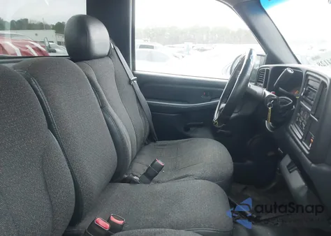 2000 Chevrolet Silverado 1500 z USA, uszkodzony, nr VIN 1GCEC14W3YZ127723